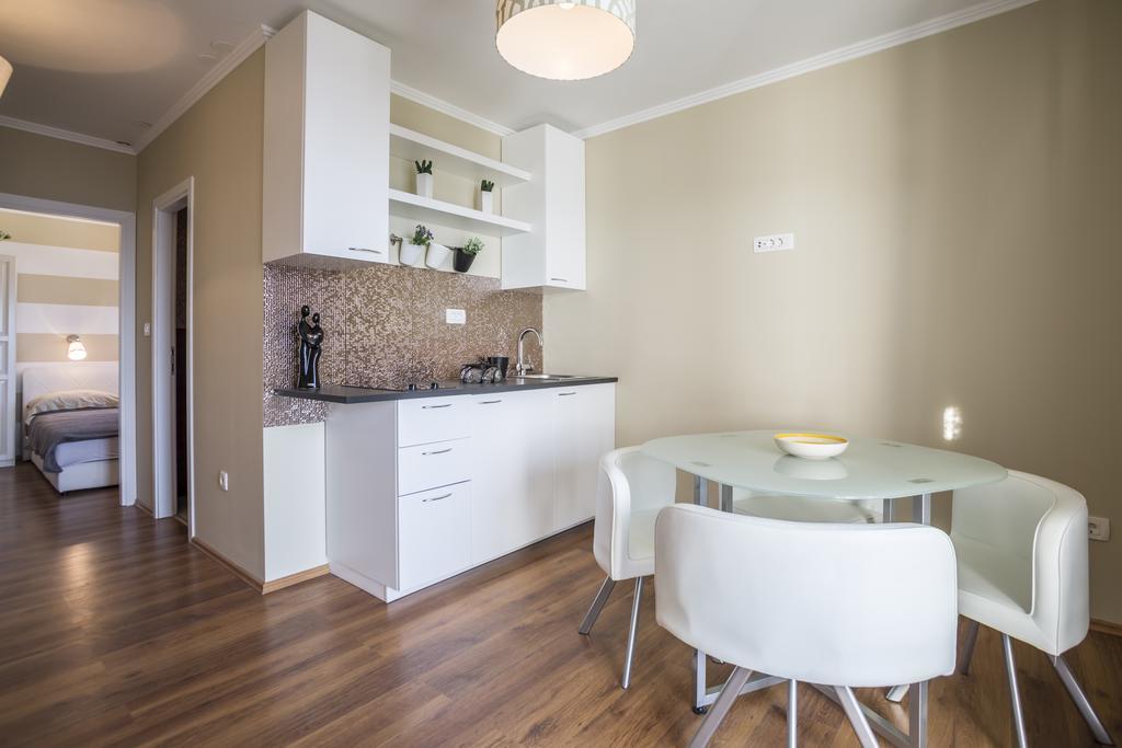 Apartments Villa 9 Подстрана Экстерьер фото